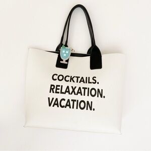 White / Cream vacation tote